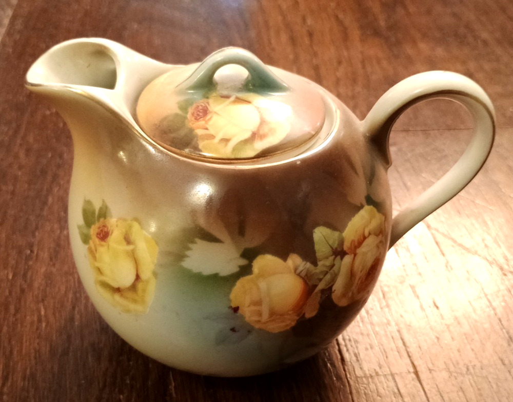 Vtg ANTIQUE PSAG BAVARIA HAND PAINTED Mini Teapot or Creamer ROSES w GOLD TRIM